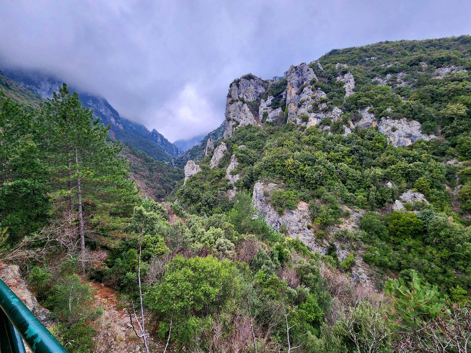 Clouds rolling over the cliffs